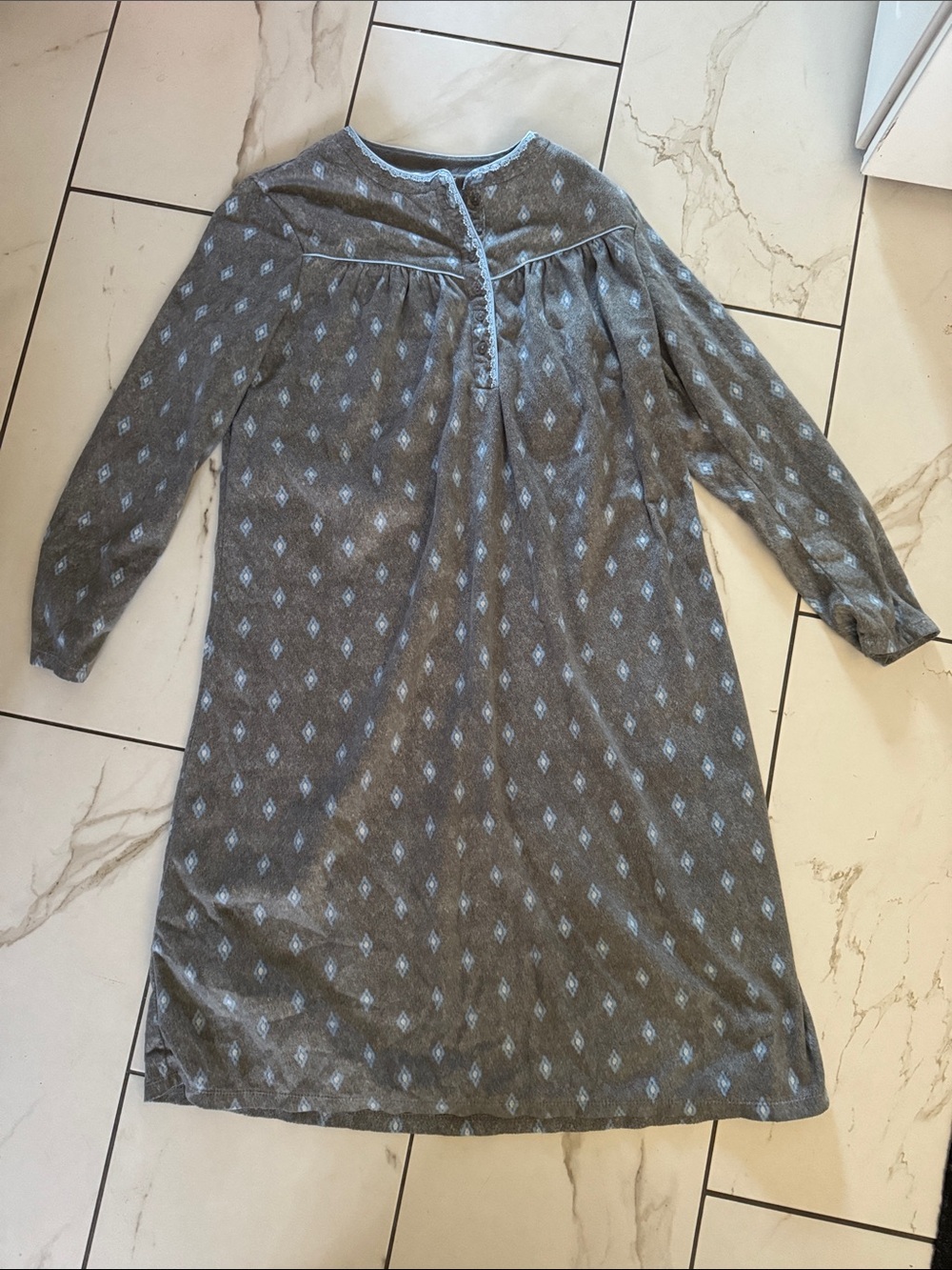 Secret Treasures Heather Gray Button-Front nightgown